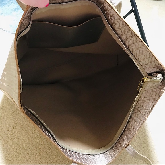 🆕🔥BATH&BODY WORKS BEAUTIFULLY COLORED BRONZE/GOLD WEEKENDER BAG!! MSRP 45$NWT - Picture 3 of 12